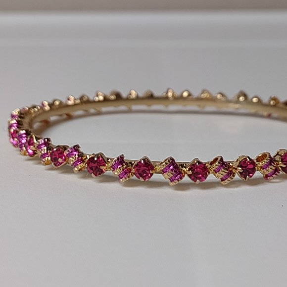 Very Pretty Pink And Gold Tone Bangle - Picture 7 of 12